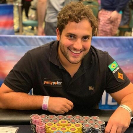 Simão. Constância, habilidade e paixão do brasileiro mais premiado da história do poker