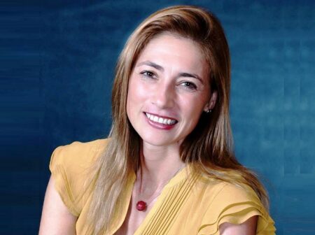 Elizabeth Romano. Profesionalismo, conocimientos y pasión, al servicio de los clientes