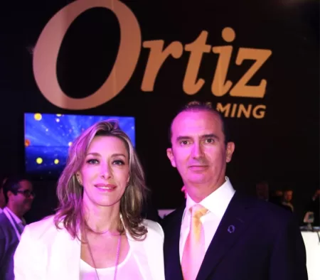 Alejandro Ortiz (Ortiz Gaming). O líder de uma empresa de destaque que se prepara para oferecer seus melhores produtos nos Estados Unidos