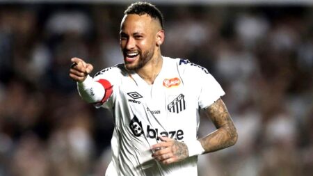 O Santos analisa ofertas para novo Patrocínio Máster da camisa